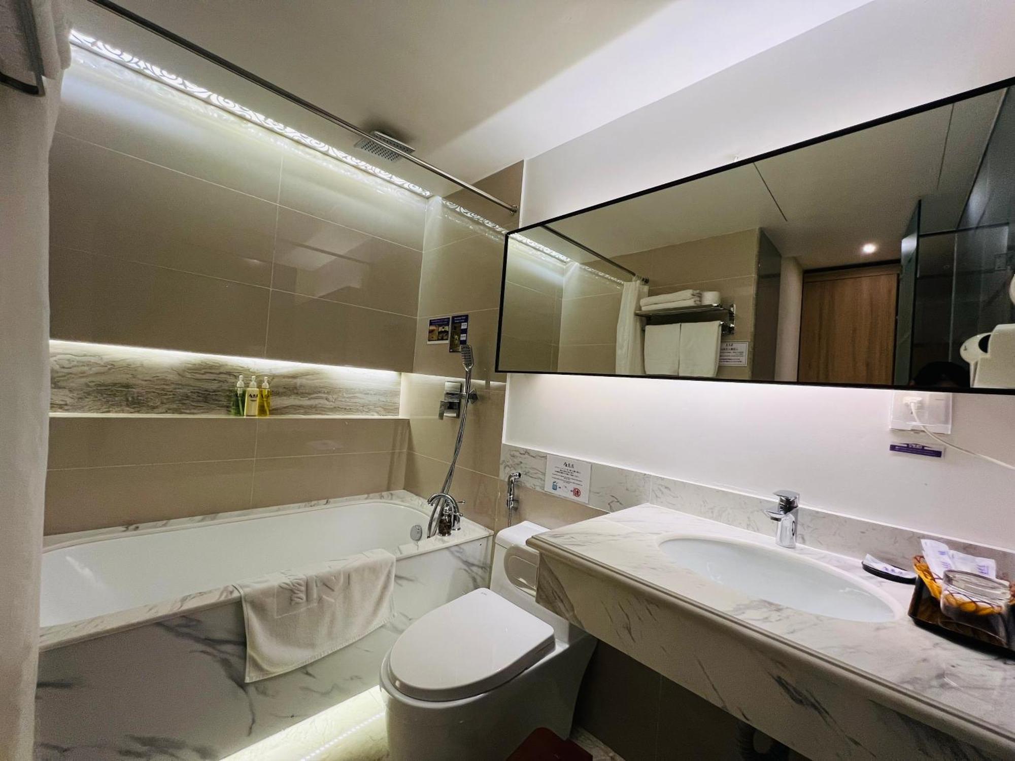 Azumaya Hotel Hai Phong Exteriör bild